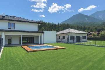 Ihr neues Zuhause mit beheizbarem Pool – stilvoll, nachhaltig, außergewöhnlich, 9170 Ferlach, Doppelhaushälfte